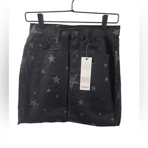 Neon blonde black star tease mini skirt NWT size 27.